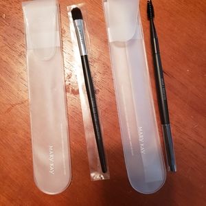 Mary Kay Makeup Brushes and Cleaner